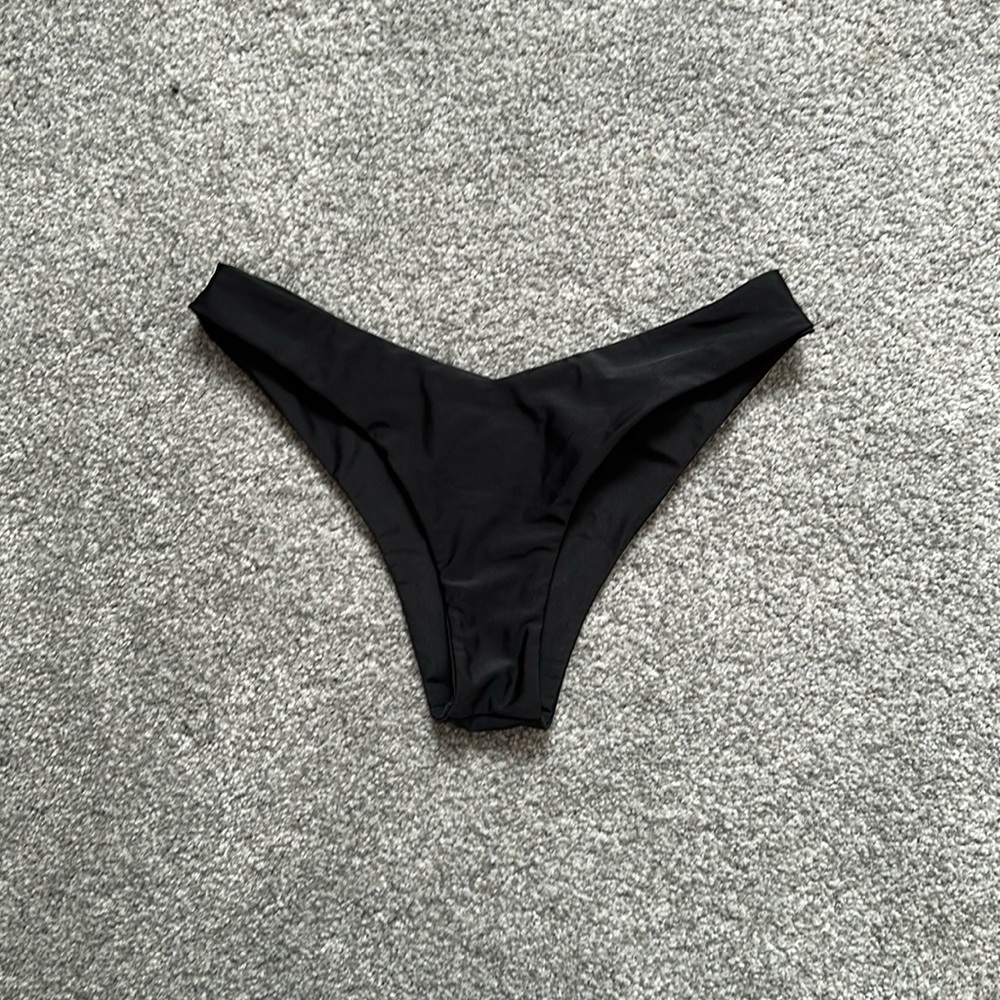 Black Kulani kini bikini